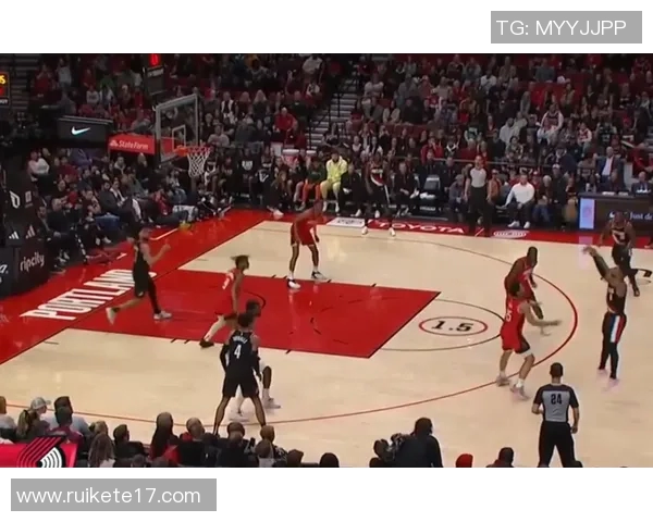 开拓者主场击败太阳，利拉德砍下35分：王牌之争再现经典瞬间